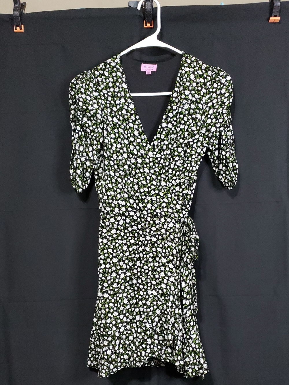 Mi Ami (by Francesca's) Floral Wrap Mini Dress. Size: XS